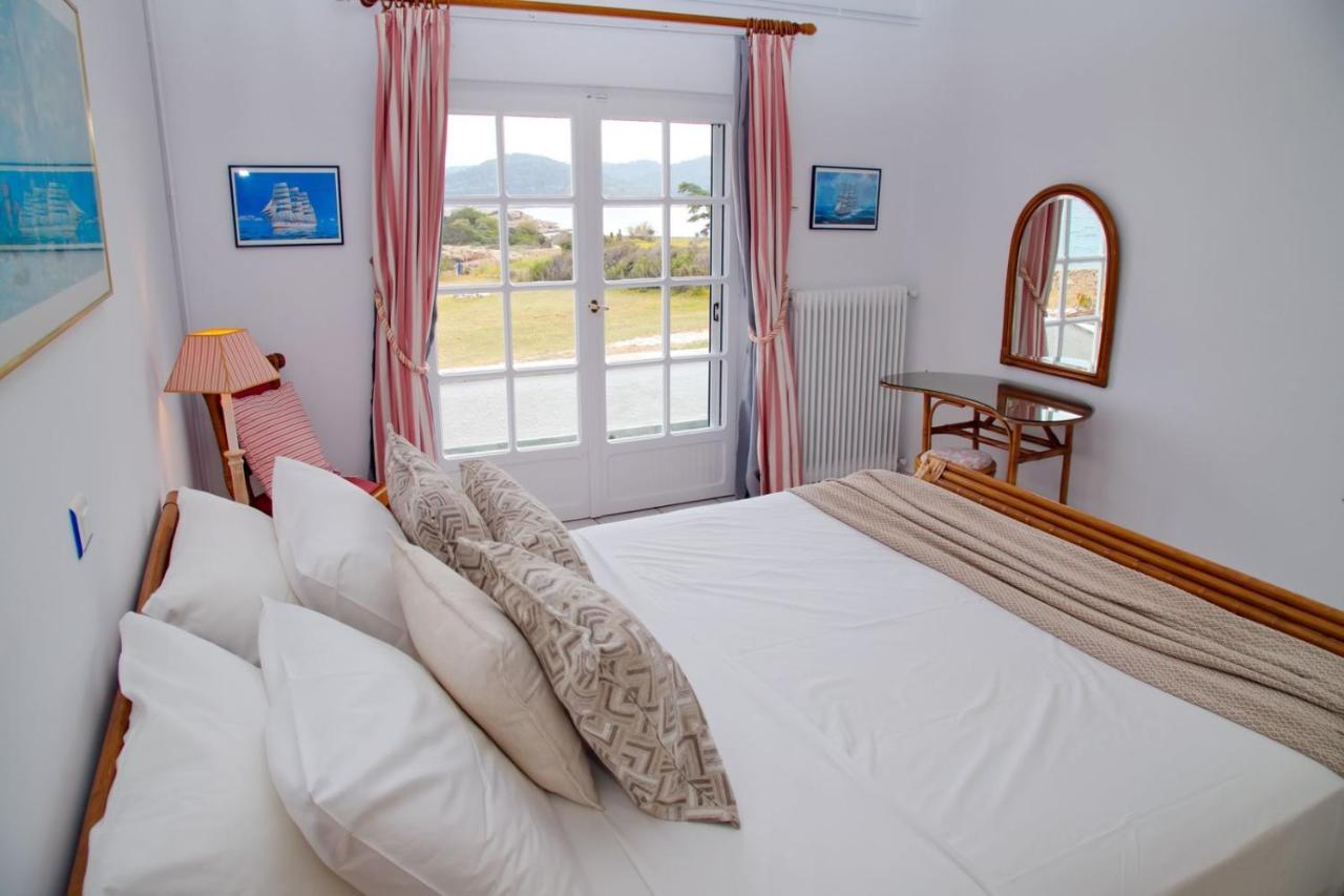 Aroura Homes 4Br Beachfront Villa Spétses Exterior foto